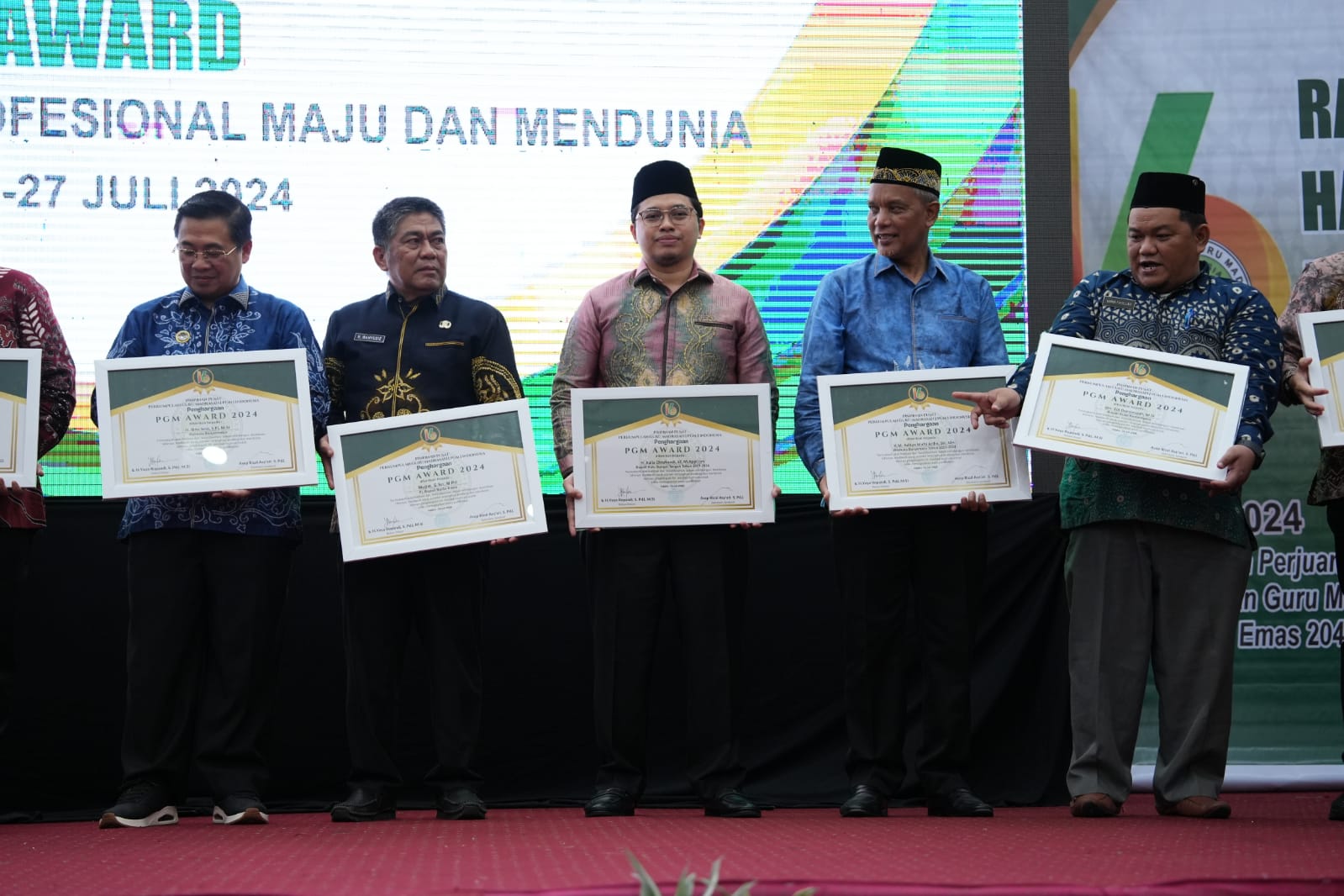 Bupati Aulia Oktafiandi Raih Penghargaan PGM Award 2024 di Harlah XVI dan Rakernas II PGM Indonesia