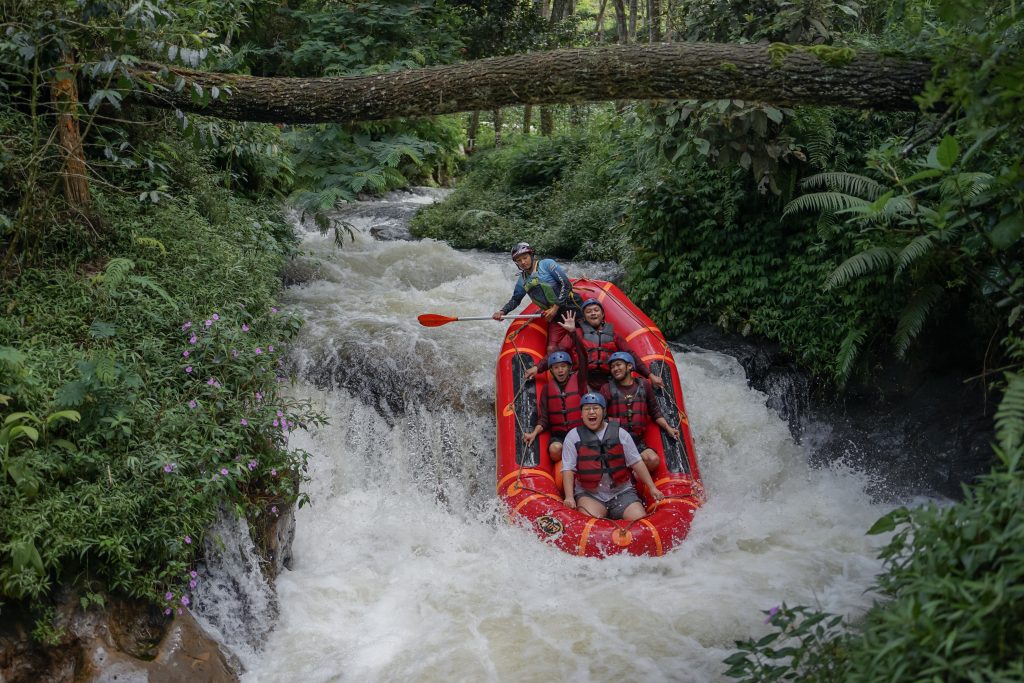 Viral! Kemacetan Sungai Saat Rafting di Pangalengan