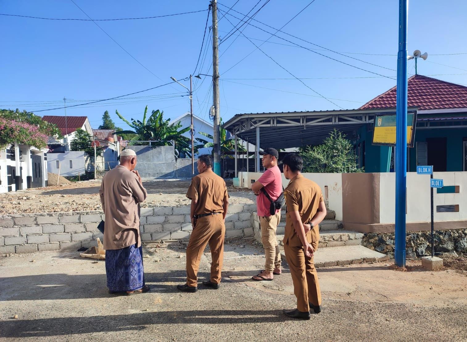 Kasipem Loktabat Utara Pastikan Pembongkaran Fasum Sesuai Kesepakatan