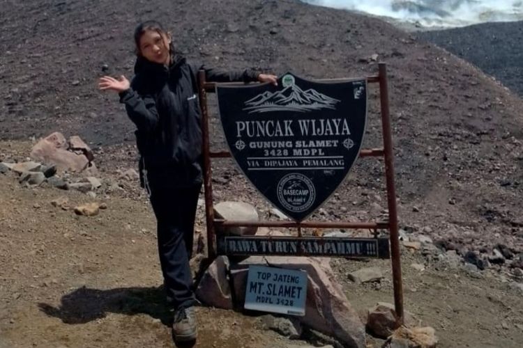 Tersesat di Gunung Slamet, Vio Selamat Berkat Keberanian dan Keajaiban