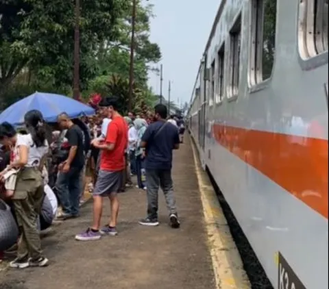 Kuliner Dadakan di Stasiun Sasaksaat, Viral Berkat KA Serayu