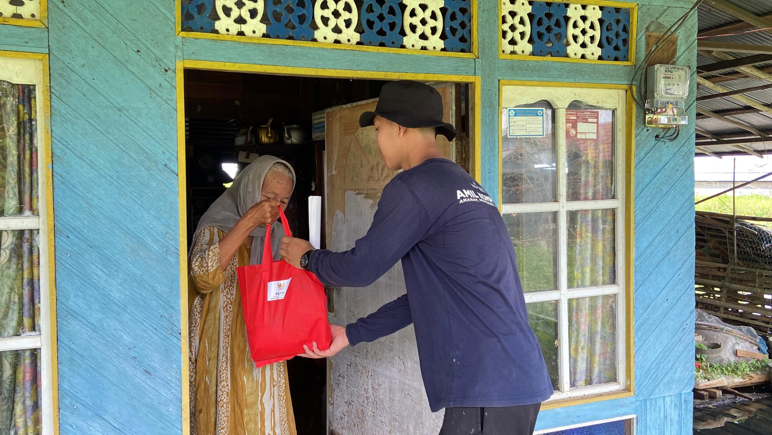 Baznas HST Bantu Warga Pahalatan yang Terdampak Banjir Berkepanjangan
