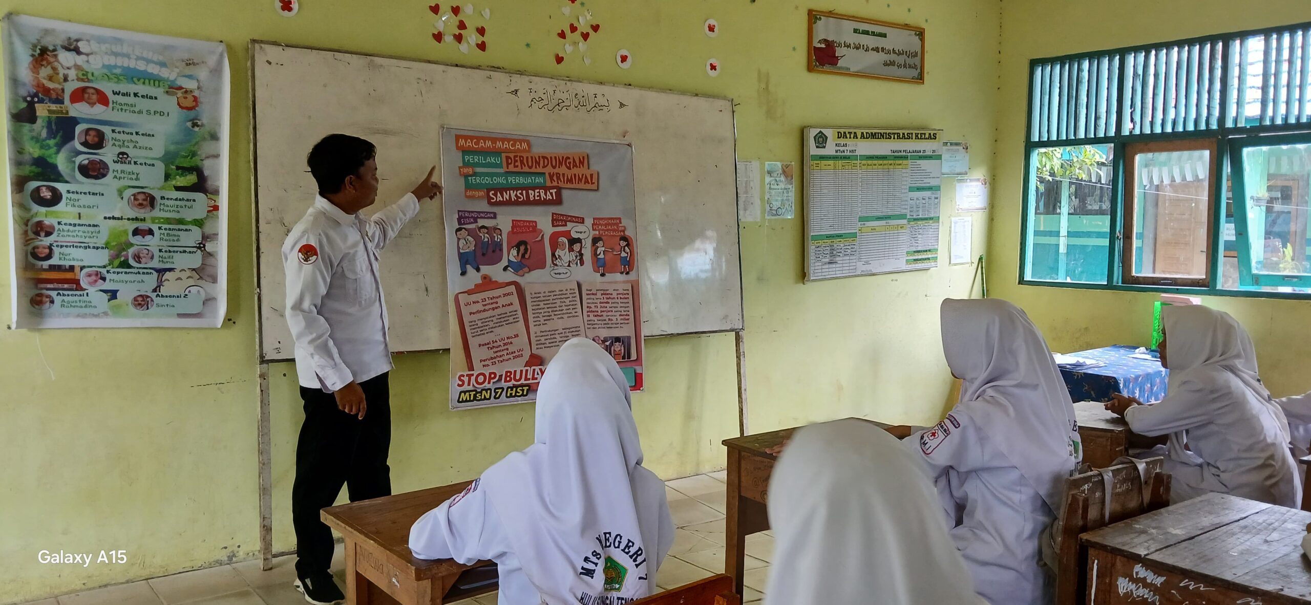 Cahaya Pendidikan Harus Terus Menyala, Kata Abdul Azies Guru MTsN 7 HST