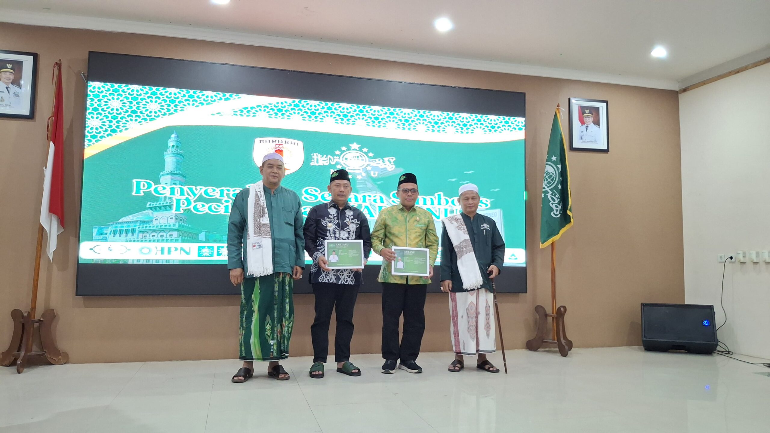 Momen Silaturahmi NU, Bupati dan Wabup HST Terima Kartanu