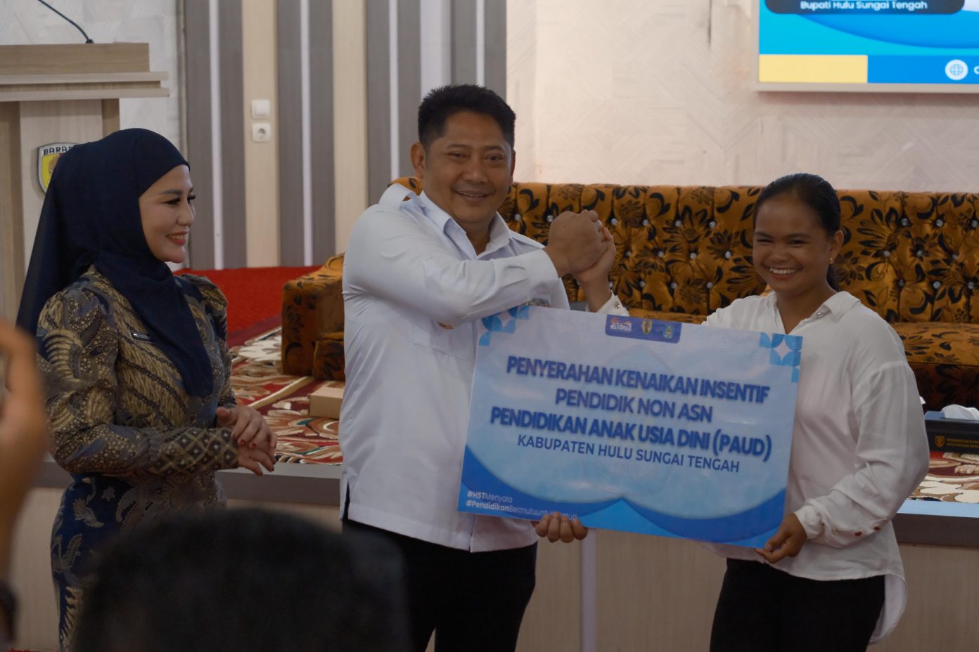 Bupati HST Naikkan Insentif Guru PAUD, Komitmen Tingkatkan Pendidikan di Daerah