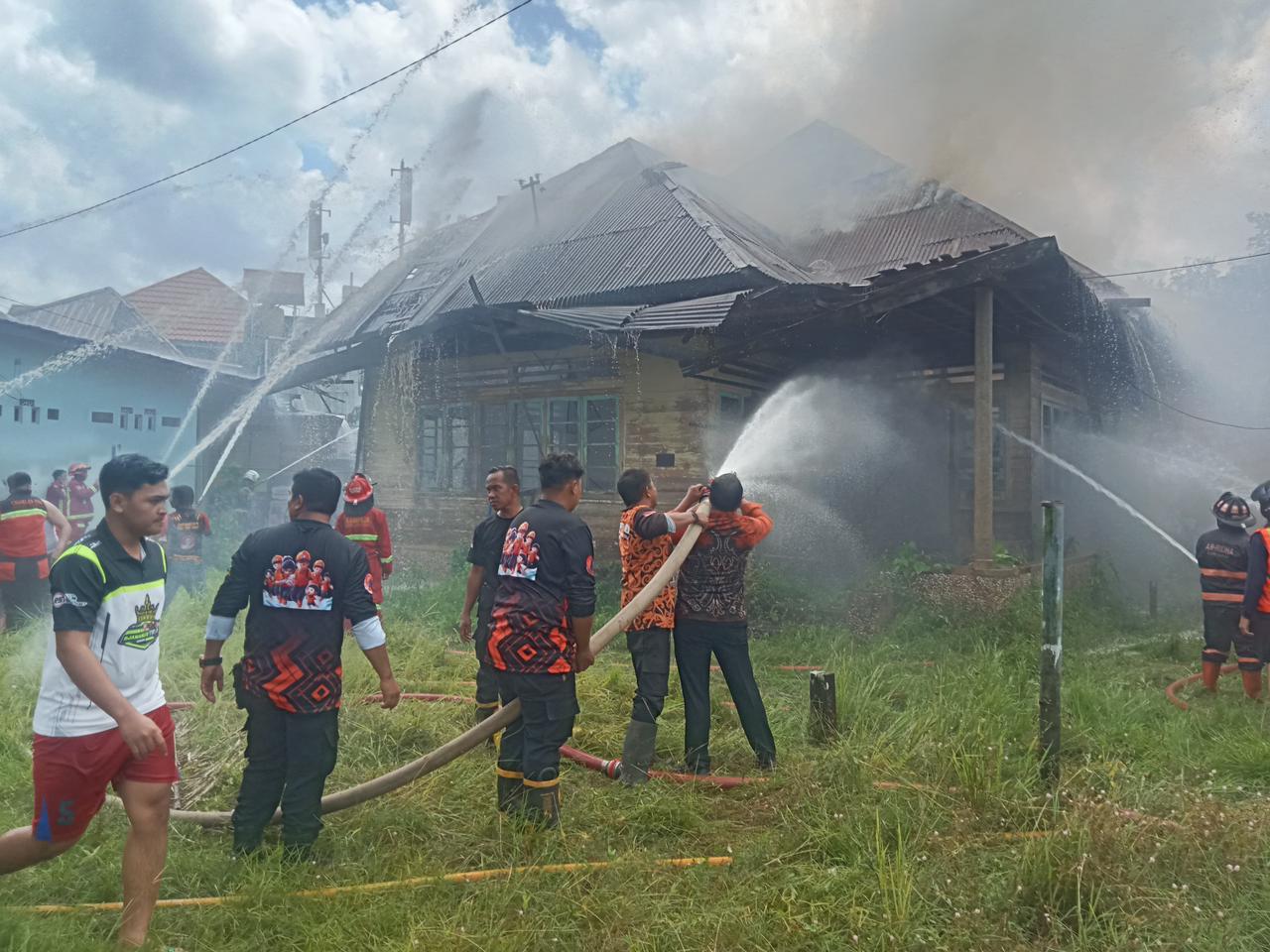 Dua Rumah di Barabai Ludes Terbakar, Penyebab Masih Diselidiki