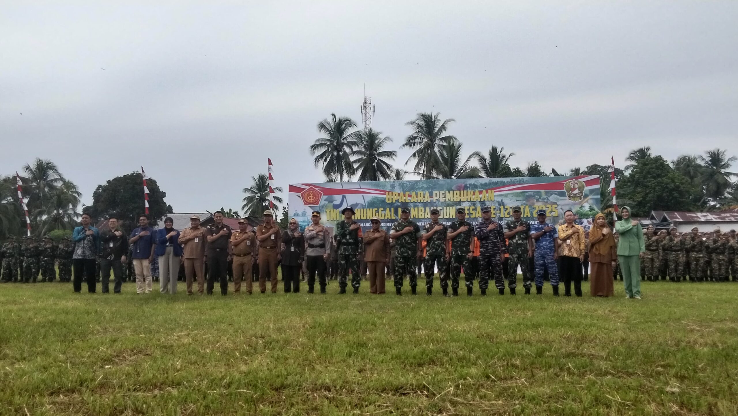 TMMD ke-124, Bangun Jalan Penghubung di Pengambau Hulu Luar, Permudah Akses Warga