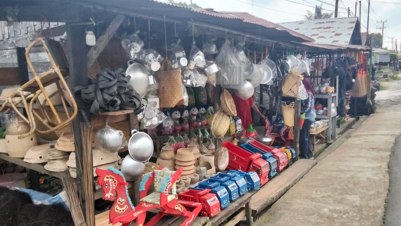 Bukan Sekadar Sapu, Ini Warisan Leluhur dari Desa Panggung