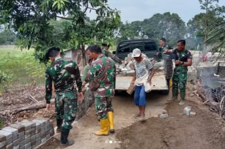 Material Paving Blok Terus Berdatangan, Pengerjaan Jalan TMMD di Haruyan Dikebut