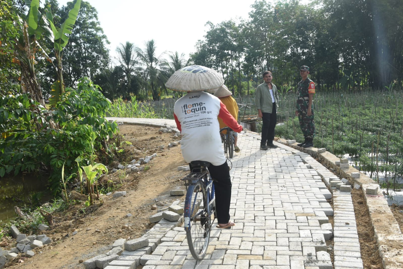 Jalan Baru di Pengambau Hilir Luar Mulai Dimanfaatkan, Warga : Alhamdulillah Jalannya Sudah Bagus