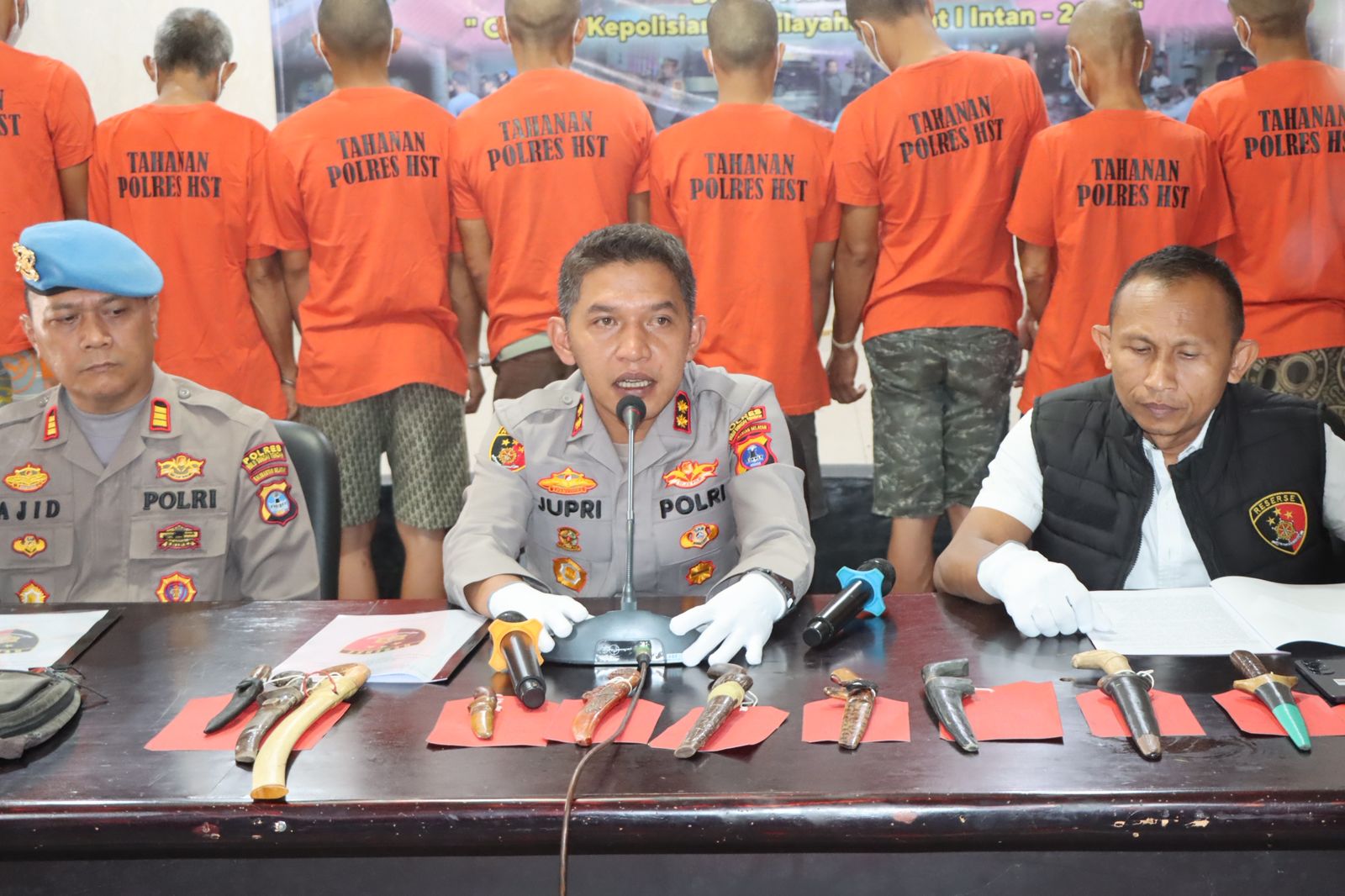 Penggunaan Sajam Ilegal Marak di HST, Kapolres Imbau Warga Berani Lapor