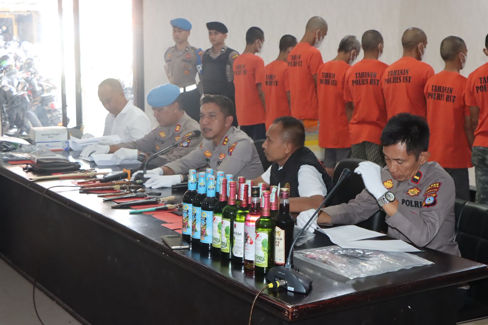 16 Botol Miras Disita di Barabai, Razia Warung Jablay Kosong