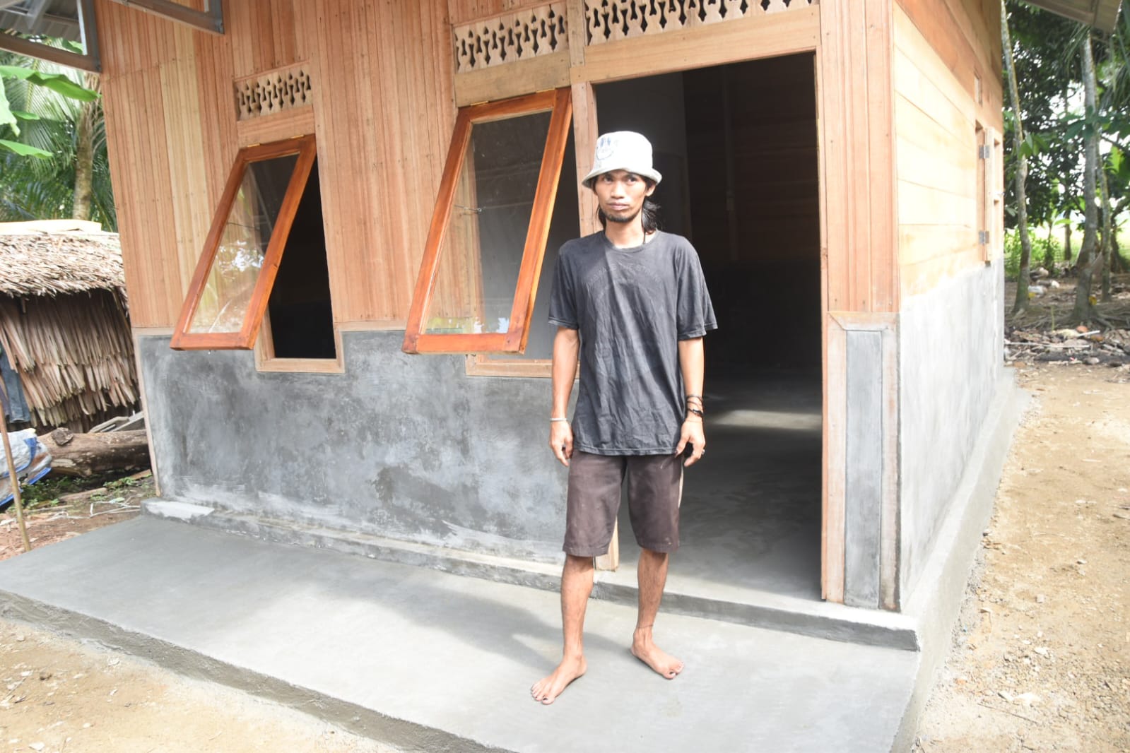 Ardiansyah Tak Kuasa Menahan Haru Saat Terima Rumah dari TMMD Kodim 1002/HST