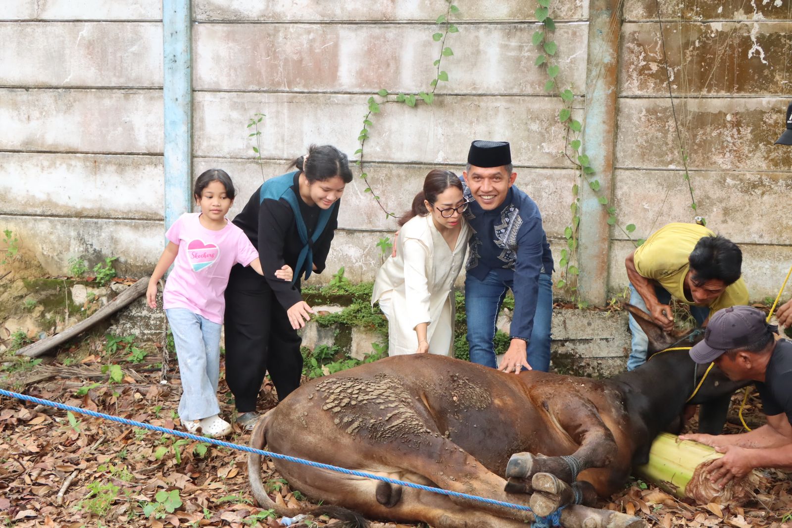 Momentum Idul Adha 1446 H, Polres HST Berbagi Daging Qurban untuk Warga