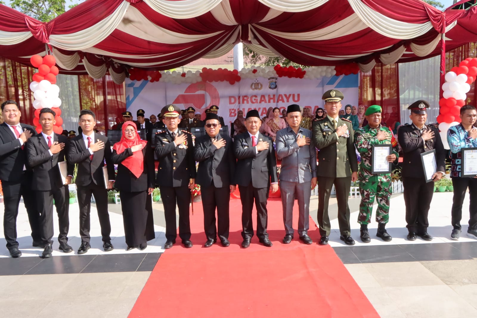 Kapolres HST Pimpin Upacara Hari Bhayangkara ke 79 di Taman Dwi Warna