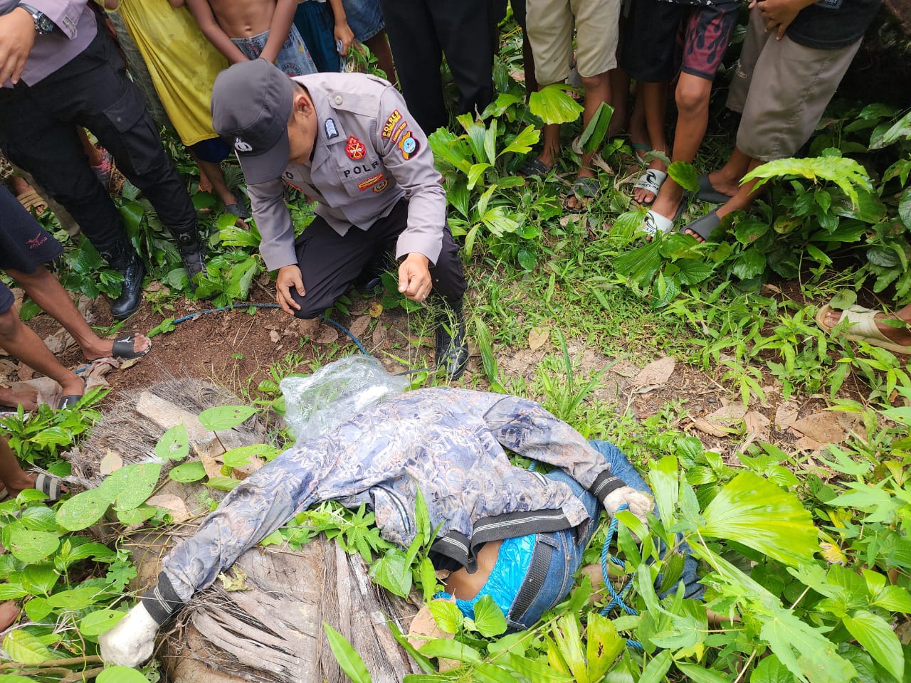 Breaking News: Penemuan Mayat Laki-laki Tergeletak di Desa Muui HST