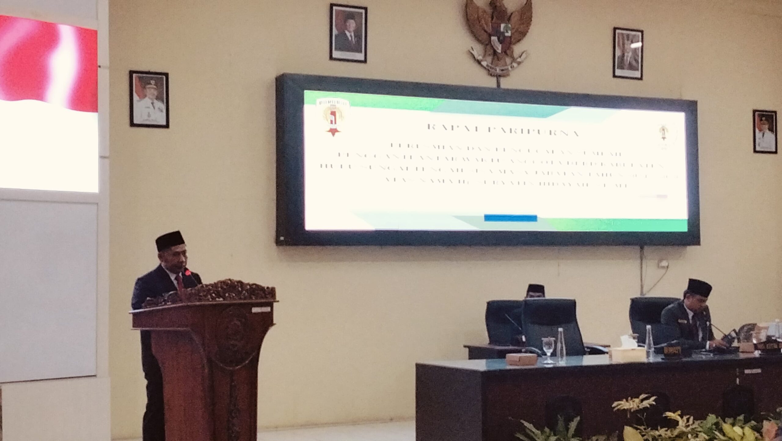 Bupati HST Ucapkan Selamat, Hj. Suryatin Hidayah Resmi Dilantik Sebagai Anggota DPRD PAW 2024 – 2029