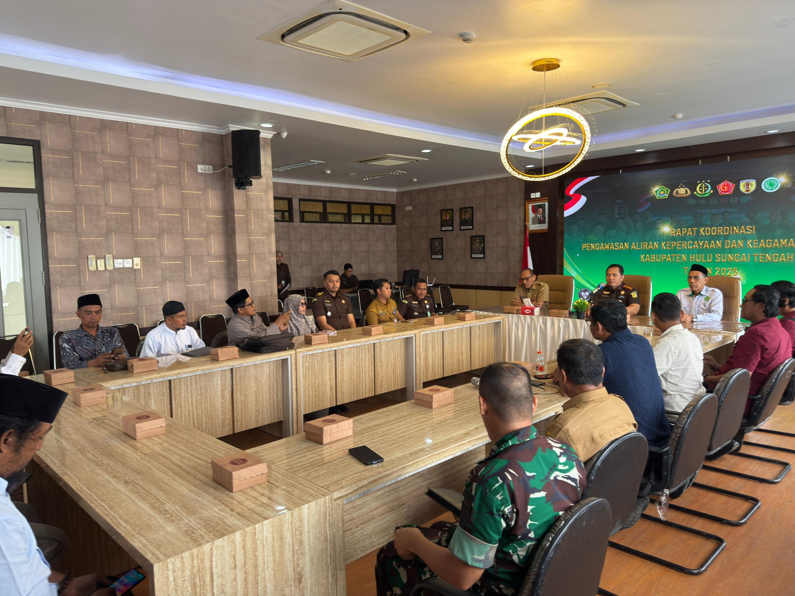 Kejari HST Perkuat Sinergi Lintas Sektor Awasi Aliran Kepercayaan di Masyarakat