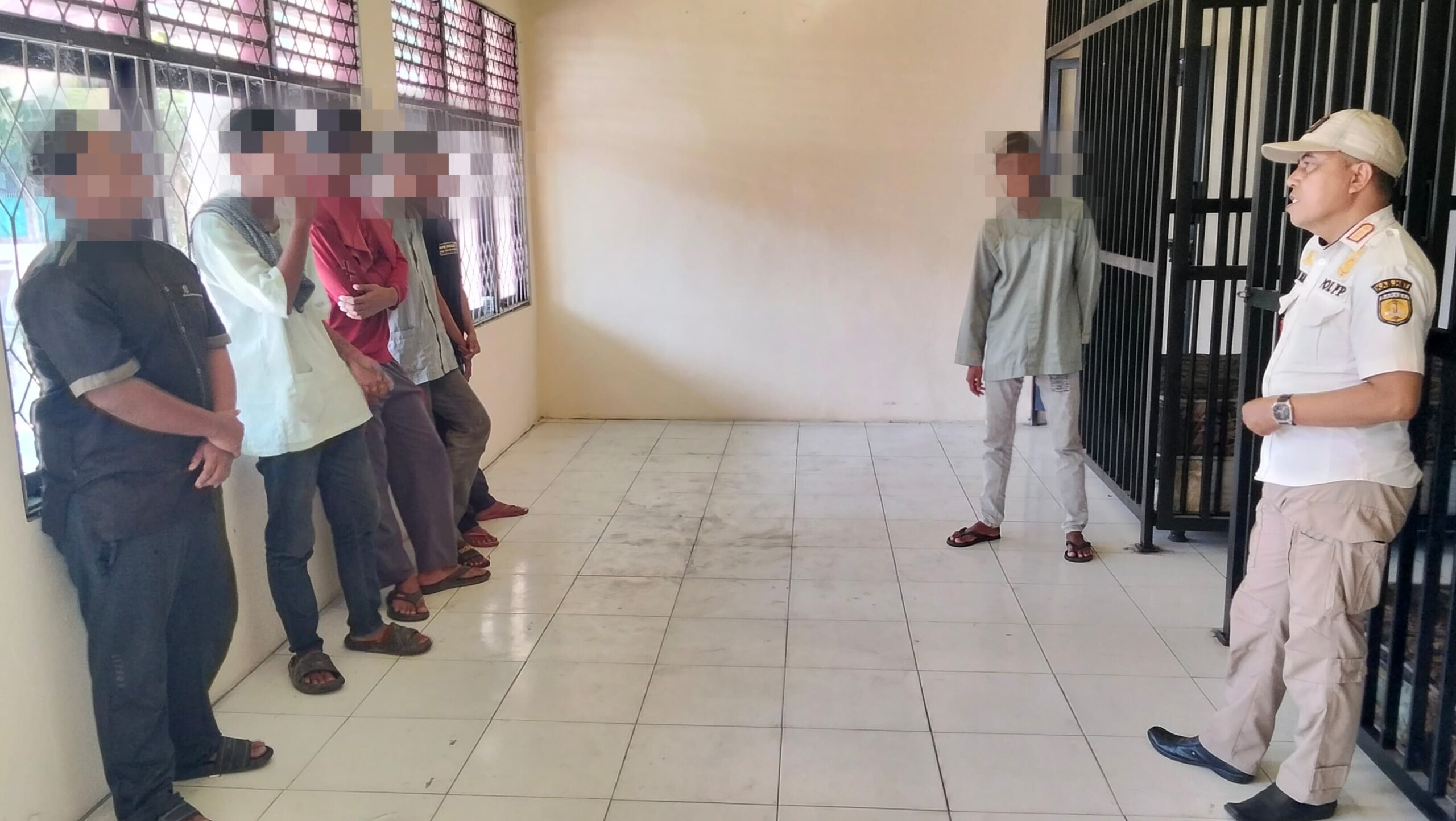 Minta Sumbangan dari Rumah ke Rumah, 6 Warga Luar HST Diamankan Satpol PP HST