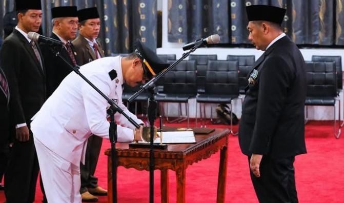 Lantik Pejabat Baru, Bupati HST : Jaga Integritas dan Jadi Teladan