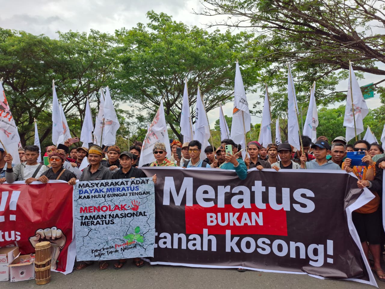 Meratus Bukan Tanah Kosong, Masyarakat Adat Gelar Aksi Penolakan Taman Nasional Pegunungan Meratus