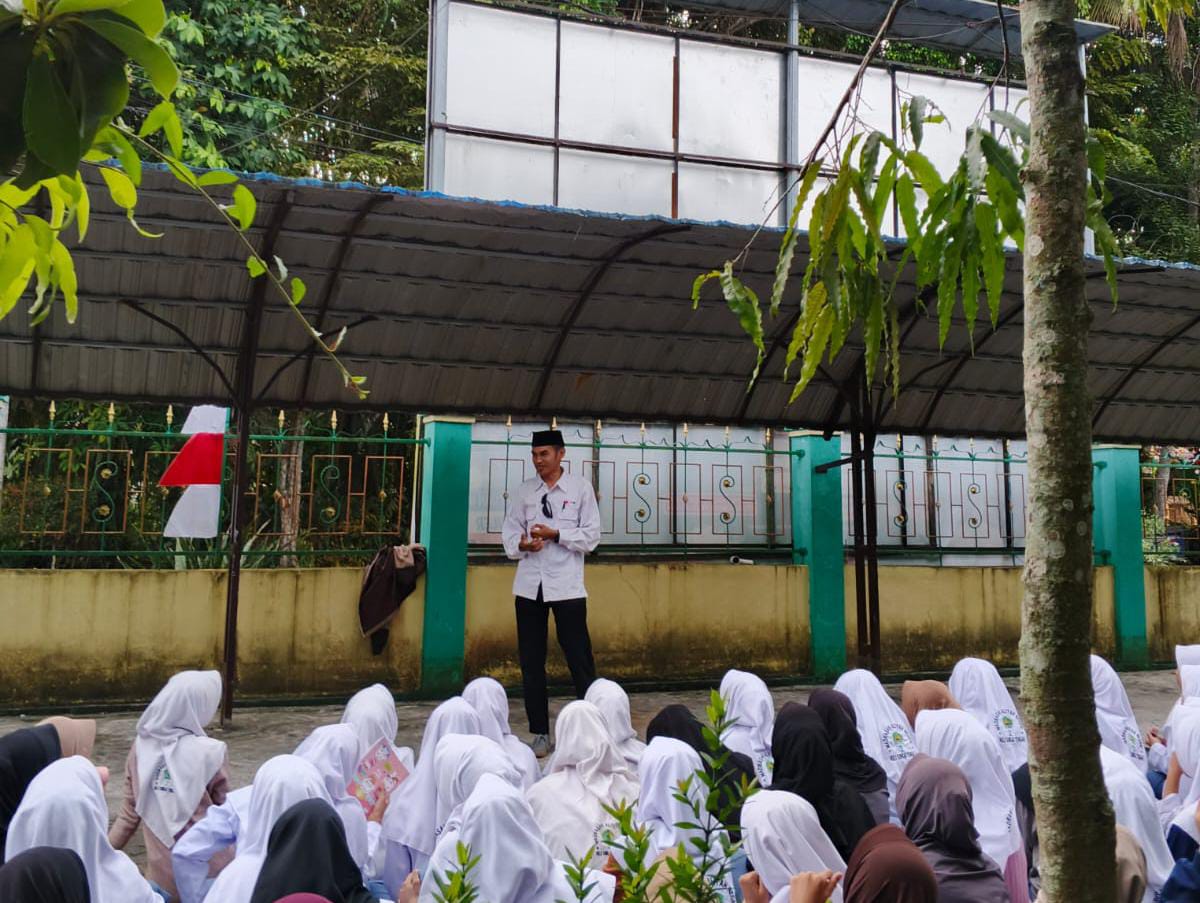 Kak Fahri Ajak Pelajar HST Jadi Relawan Tangguh dan Peduli