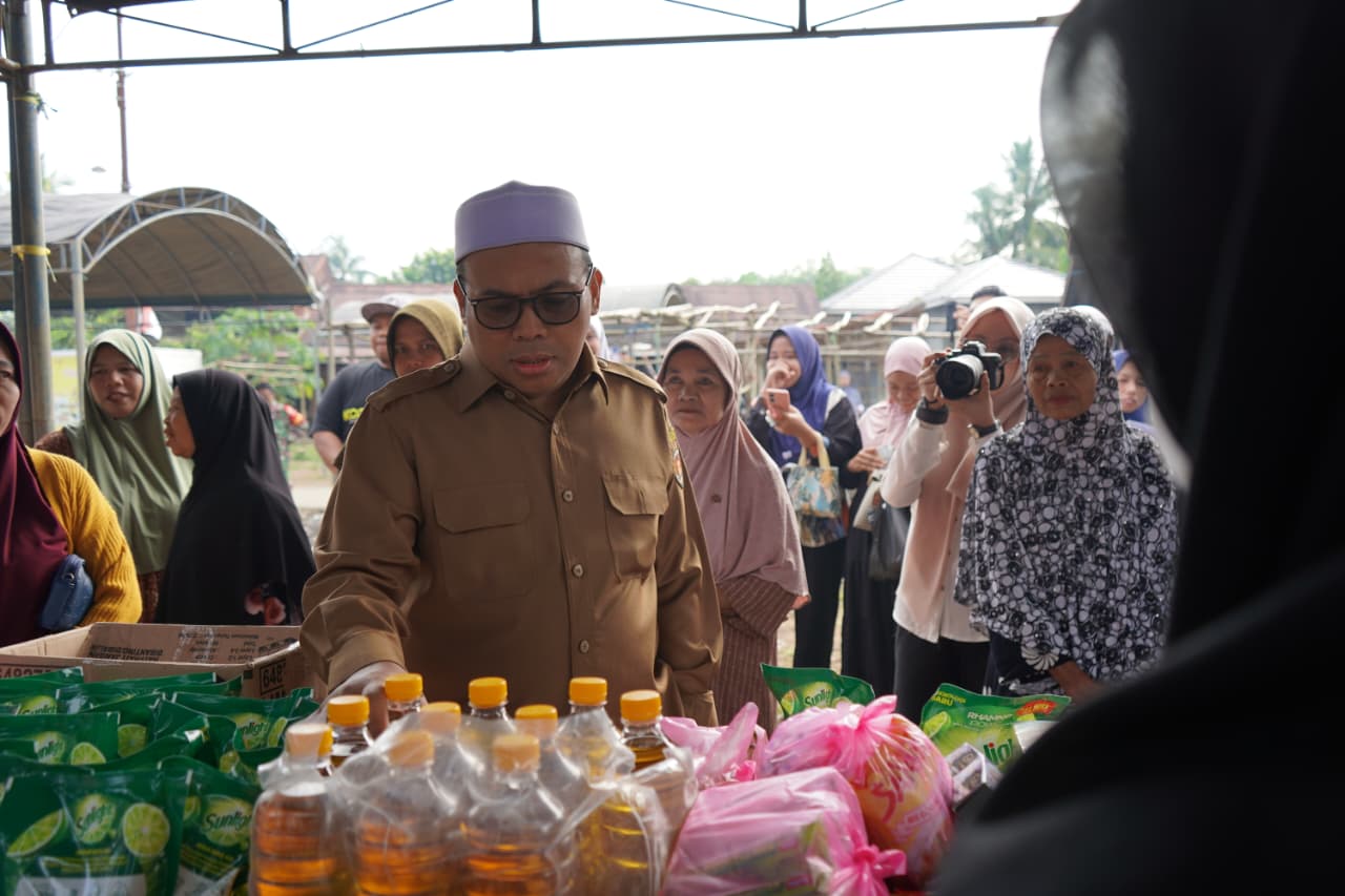Pemkab HST Gelar Pasar Murah di Kalibaru, Ringankan Beban Warga Jelang Maulid Nabi