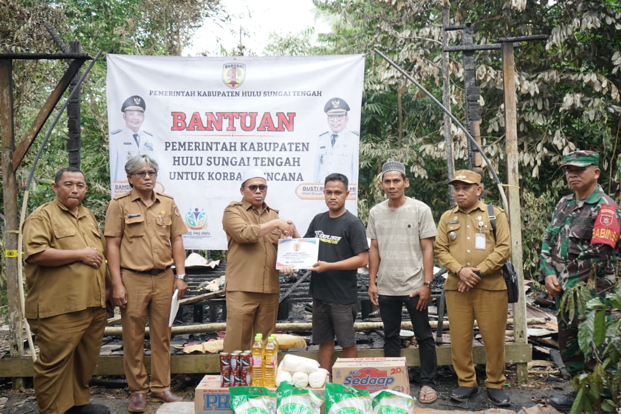 Pemkab HST Salurkan Bantuan untuk Korban Kebakaran di Desa Murung B Hantakan
