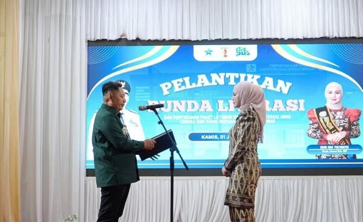 Resmi Dikukuhkan Sebagai Bunda Literasi, Deni Era Komitmen Majukan Minat Baca