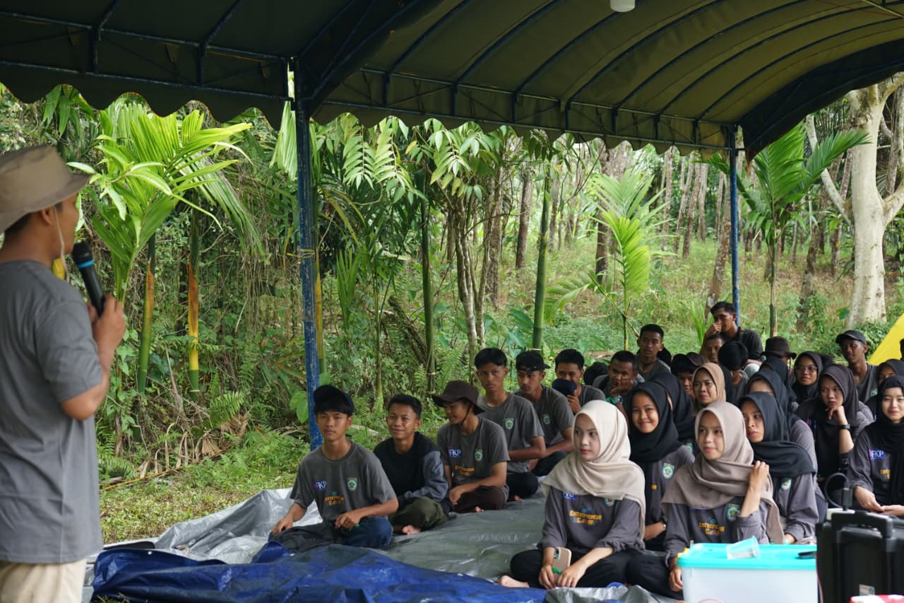 Kemah Entrepreneur 2025 Bangkitkan Semangat Wirausaha Generasi Muda Balangan