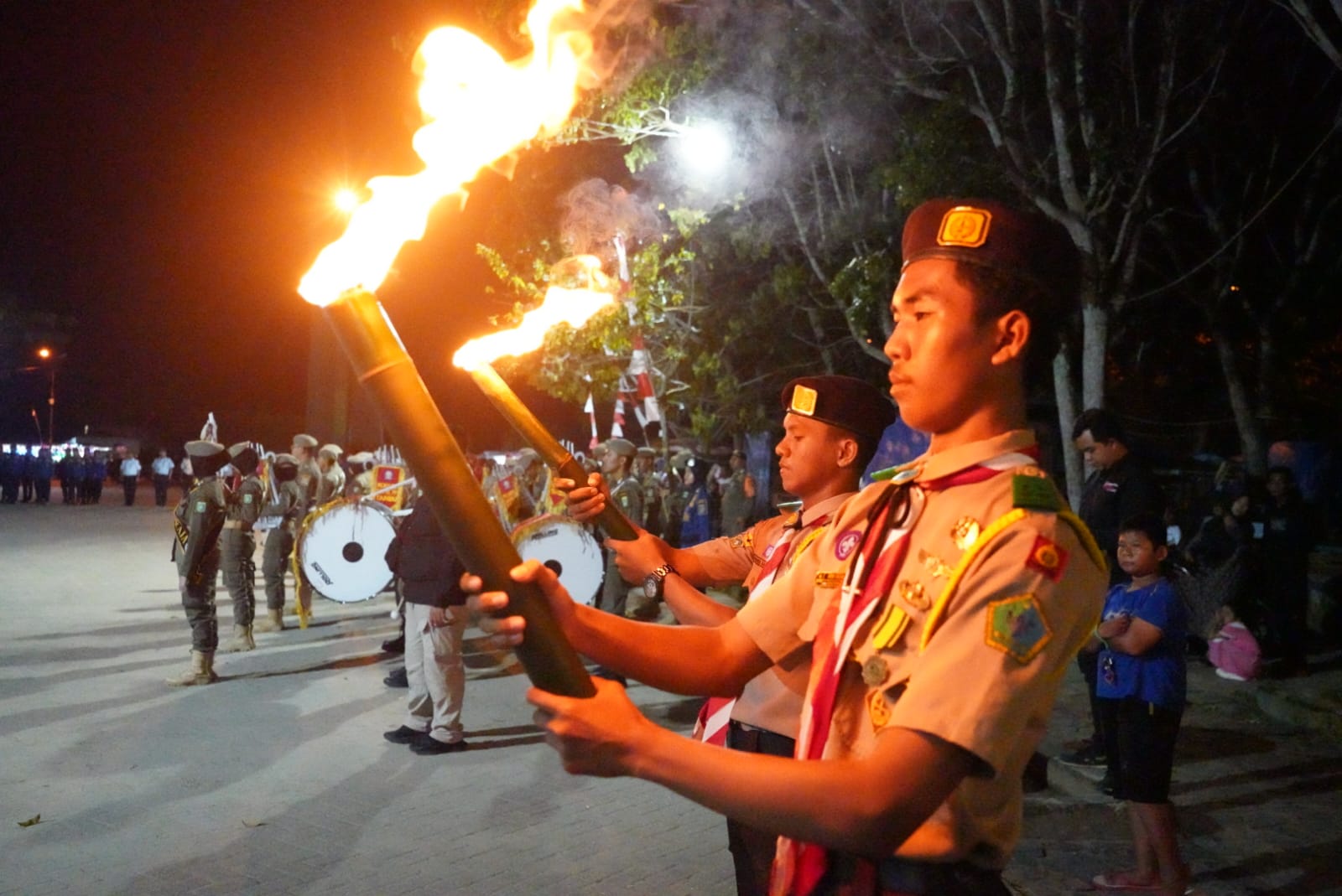 Upacara Taptu dan Pawai Obor, Bupati dan Forkopimda Tanah Bumbu Ajak Masyarakat Perkuat Persatuan