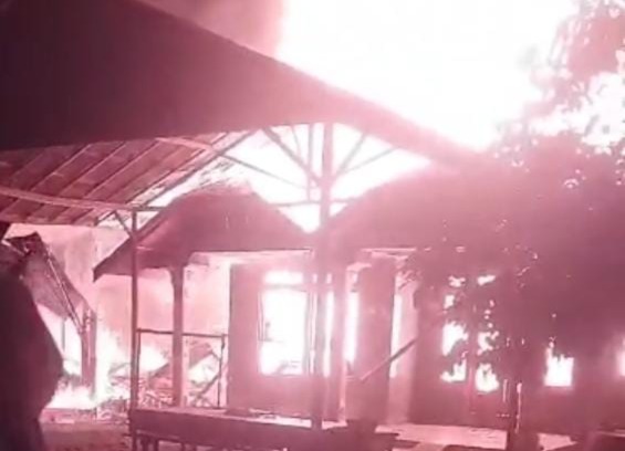 Kebakaran Hanguskan Empat Rumah di Desa Mundar HST